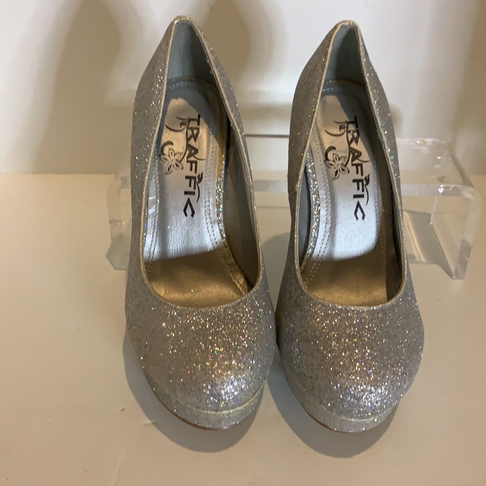 New ! Traffic  shoes